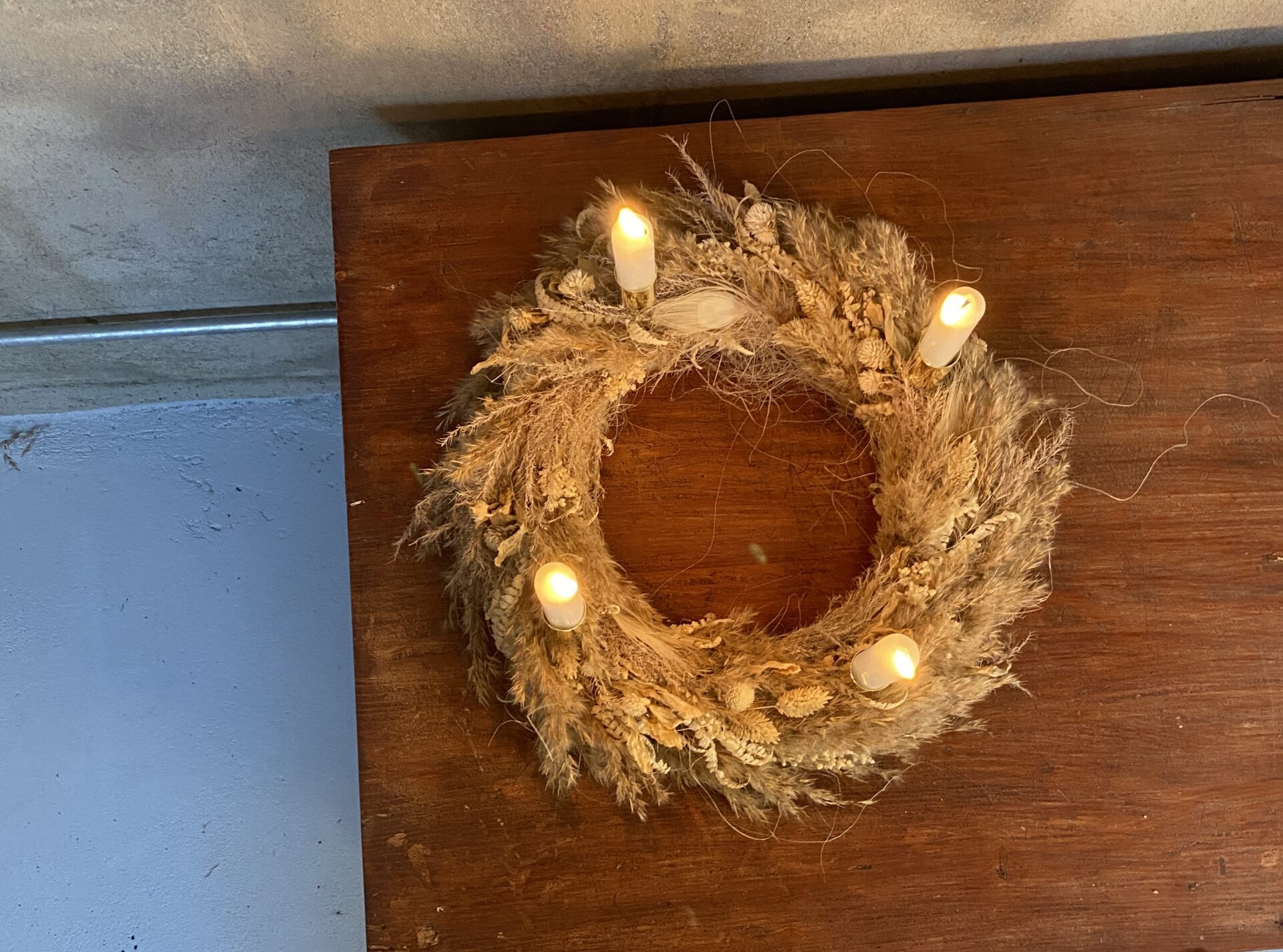Adventskranz mit Trockenblumen